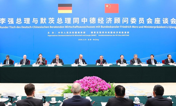 德国总理：中国新能源车和动力电池作“药方”